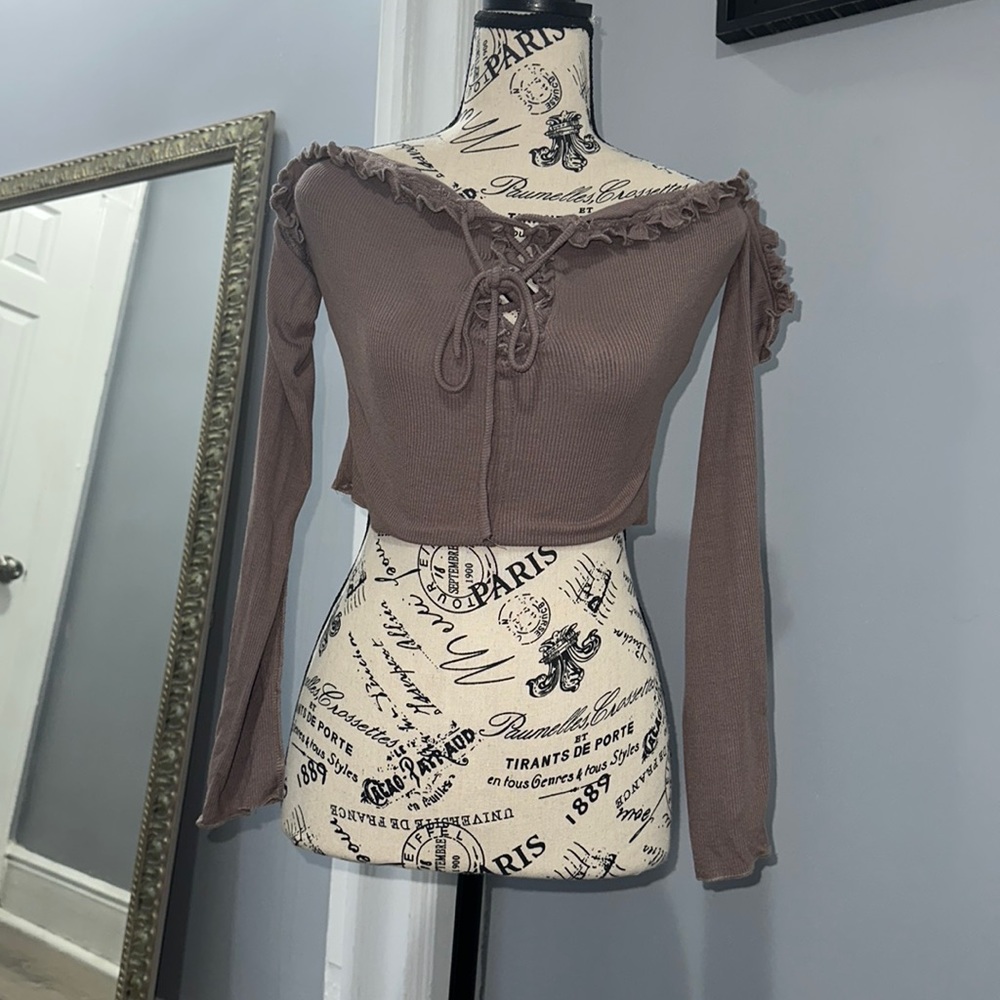 Windsor Mauve Off-Shoulder Long Sleeve Crop Top L